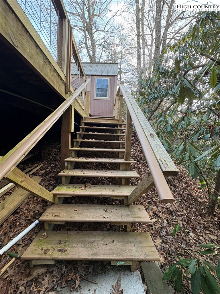 157 Hemlock Loop Newland, NC 28657 - Photo 15 of 24