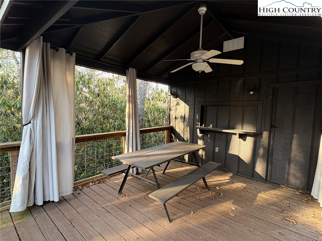 157 Hemlock Loop Newland, NC 28657 - Photo 4 of 24