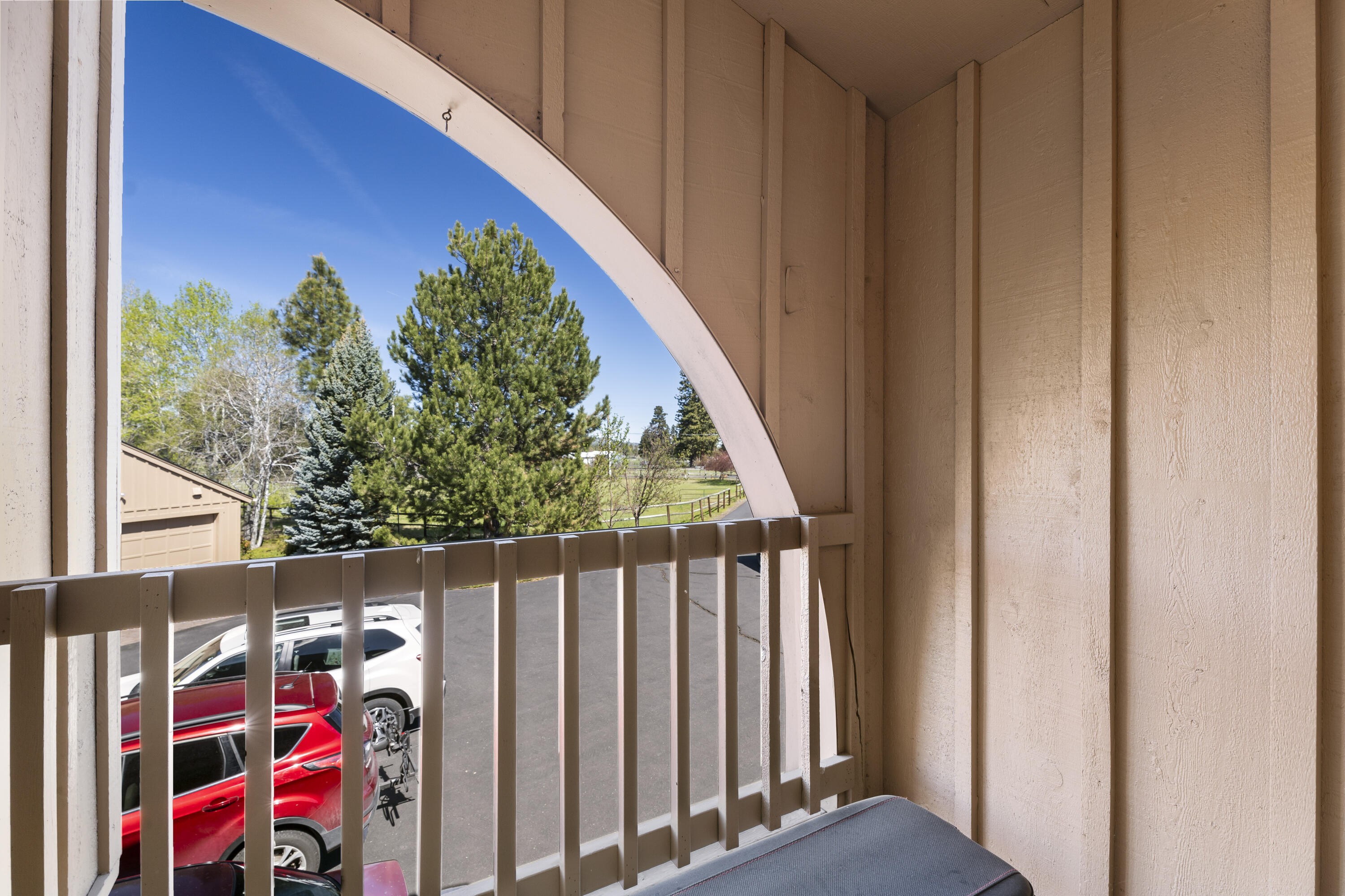 20875 Sholes Road Bend, OR 97702 - Photo 55 of 88 Attached living quarter deck area