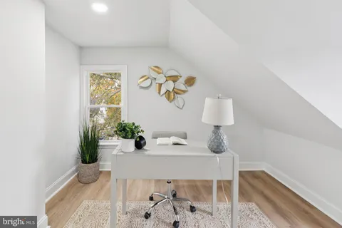 a house view with a outdoor space