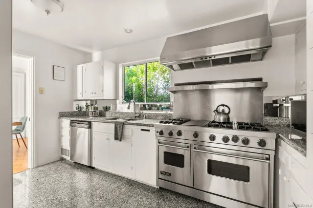 a view of entryway and hall