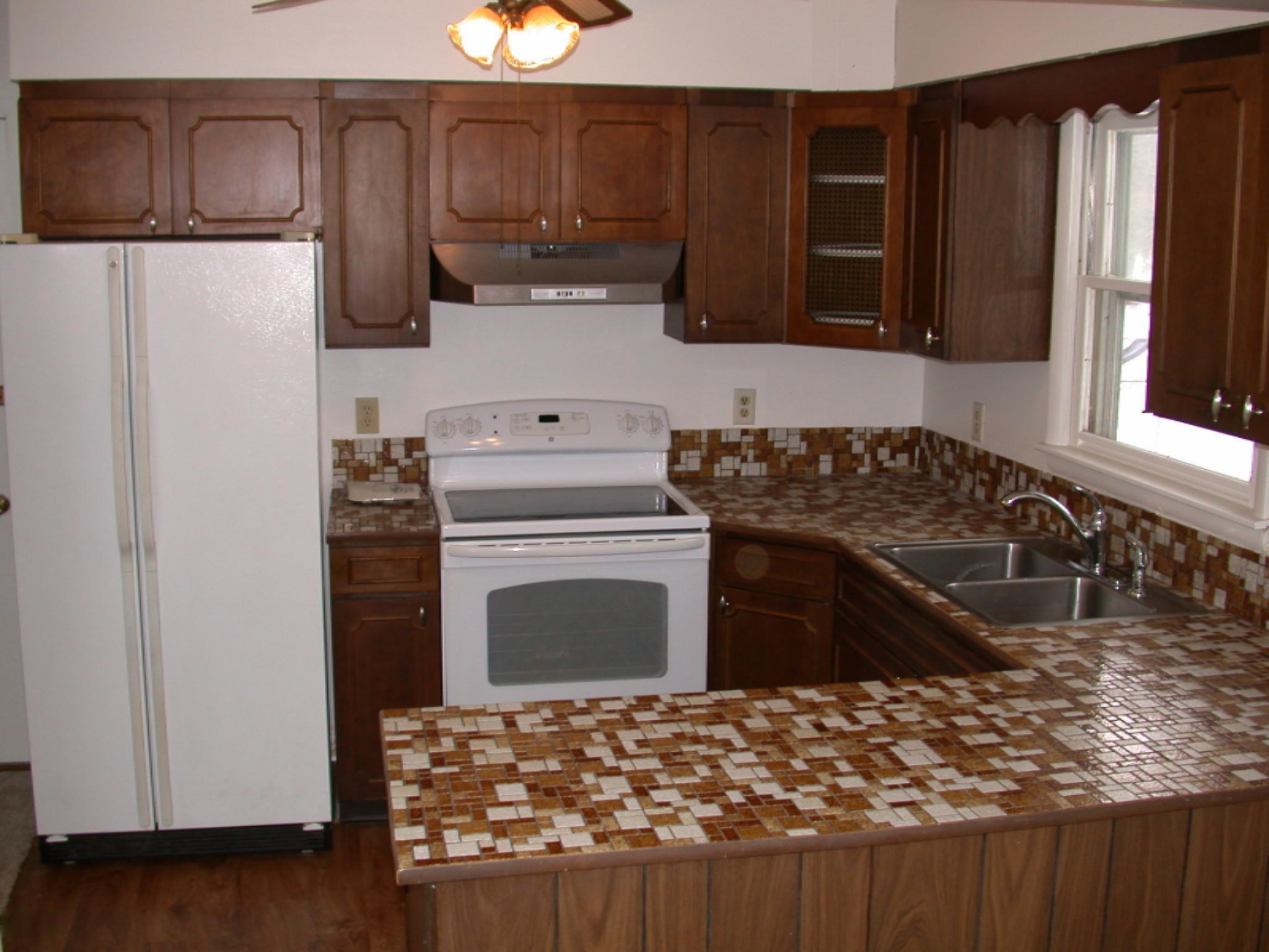 3703 Grand Prairie Road Kalamazoo, MI 49006 - Photo 2 of 8 Kitchen