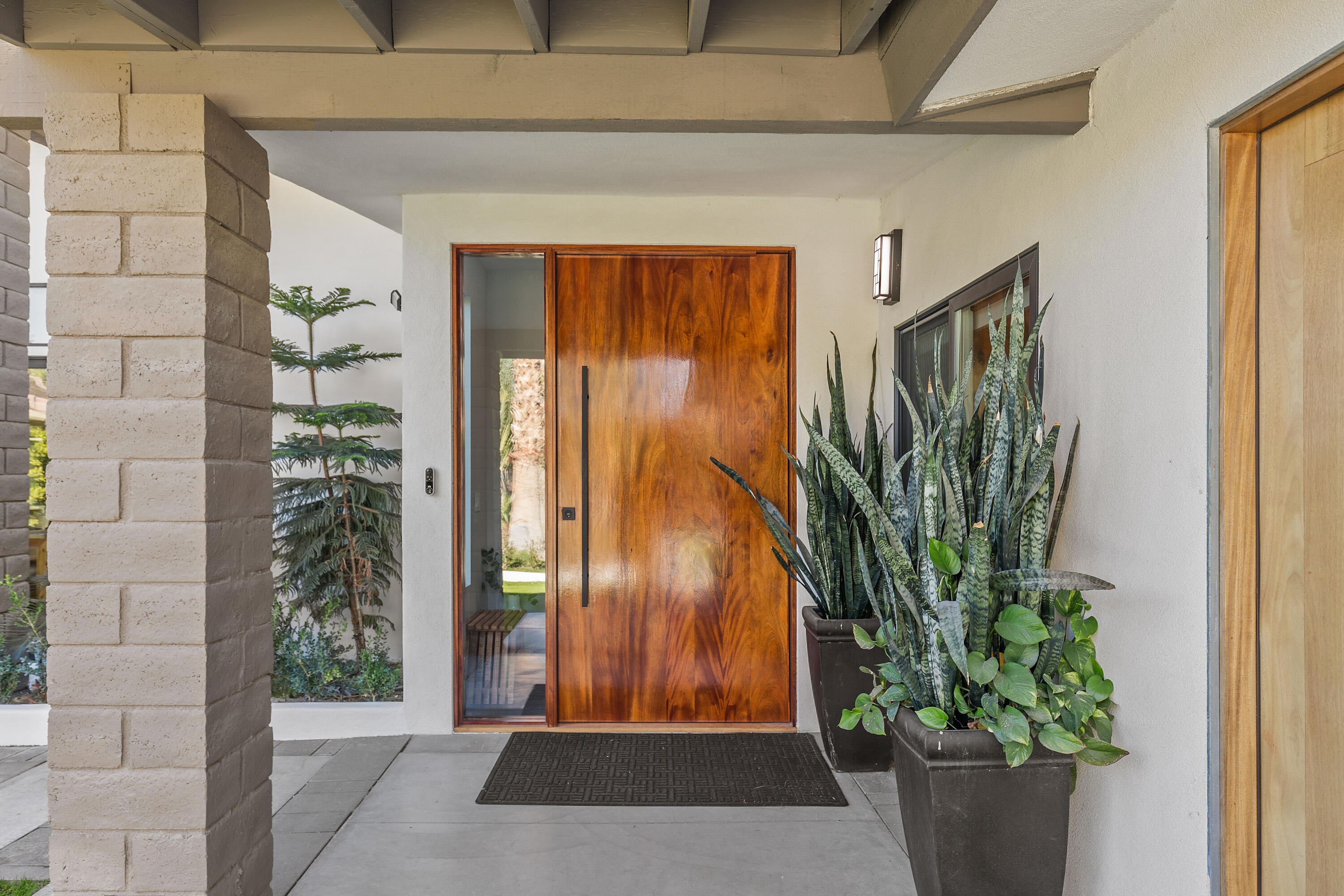 74155 Mockingbird Trail Indian Wells, CA 92210 - Photo 13 of 55 a view of a entryway