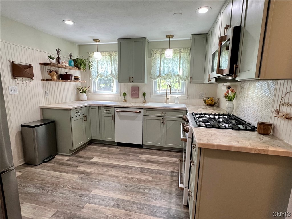 920 Beverly Drive Camillus, NY 13219 - Photo 14 of 39