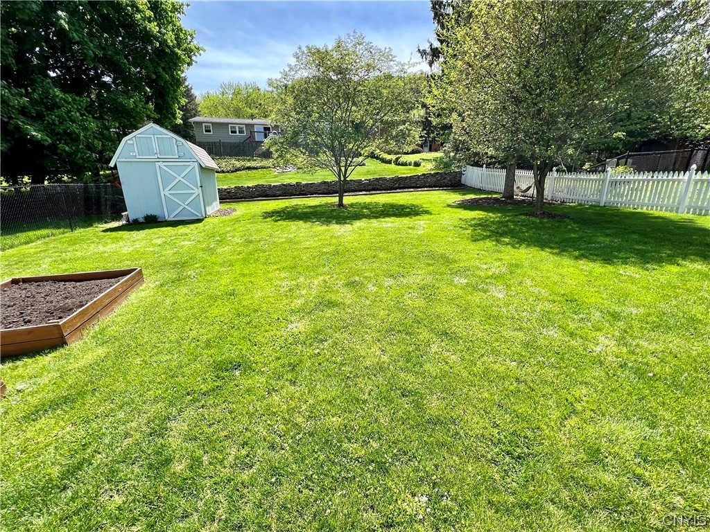 920 Beverly Drive Camillus, NY 13219 - Photo 6 of 39