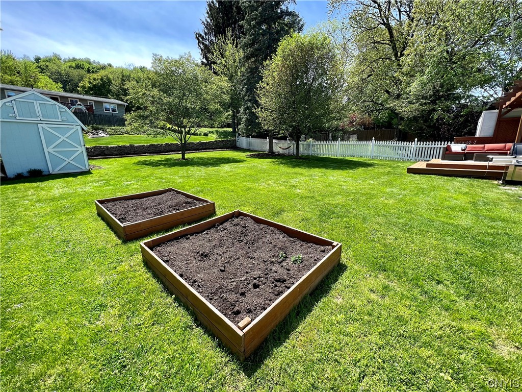 920 Beverly Drive Camillus, NY 13219 - Photo 7 of 39