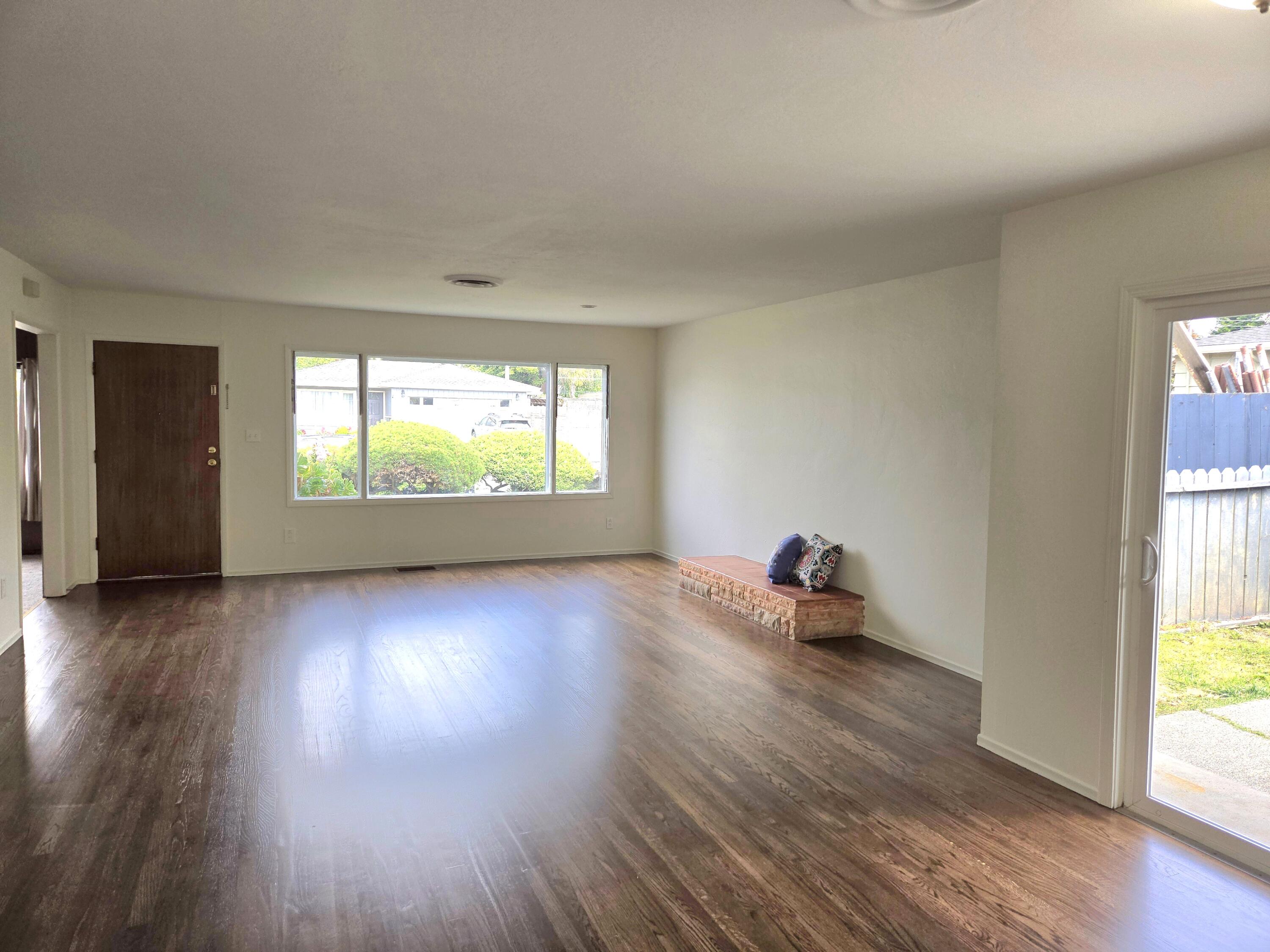 4672 Excelsior Road Cutten, CA 95503 - Photo 2 of 18 Excelsior - Living Room2