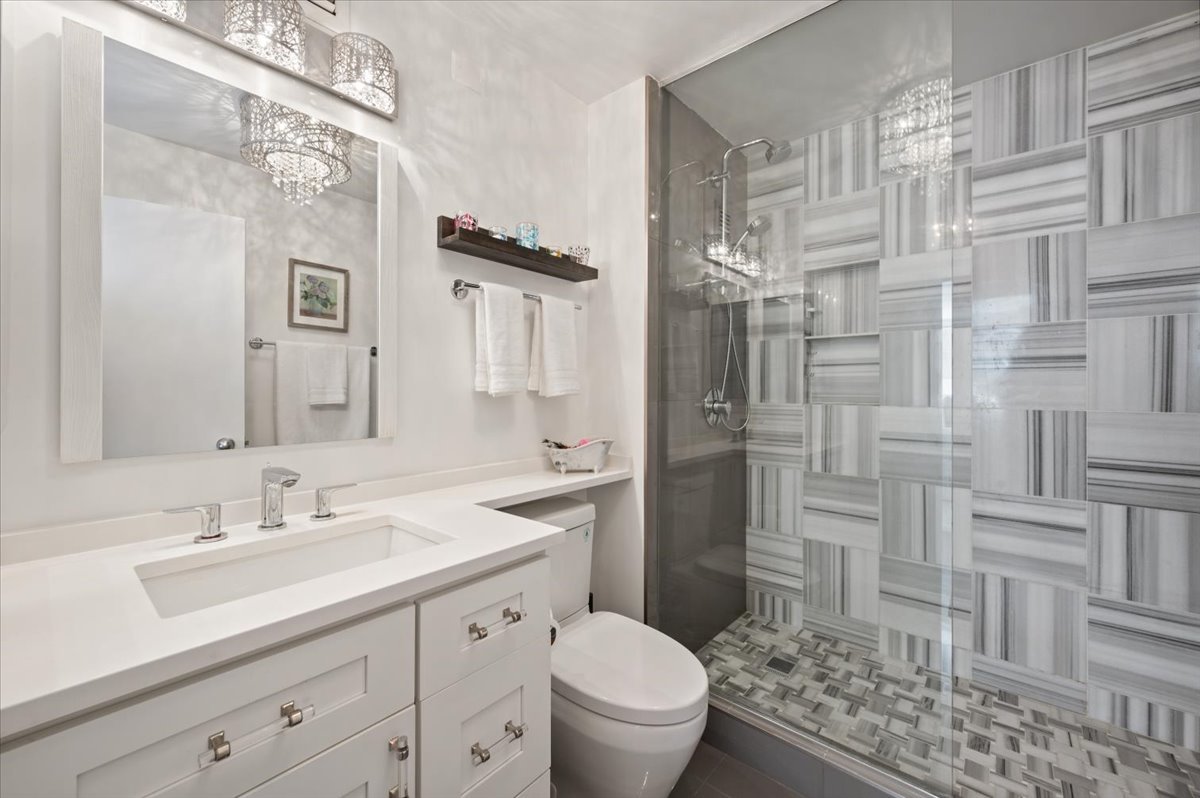 110 East Delaware Place, Unit 1803 Chicago, IL 60611 - Photo 22 of 26