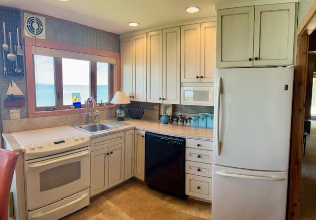 17696 South Ridgewood Drive Arcadia, MI 49613 - Photo 10 of 40 IMG_0503