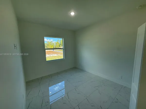 $2,800 | 1121 Florence Street East, Unit 1121, Lehigh Acres, FL 33974