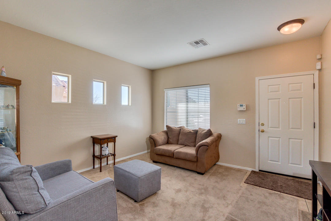 3618 West Vineyard Road Phoenix, AZ 85041 - Photo 5 of 33 05-Vineyard