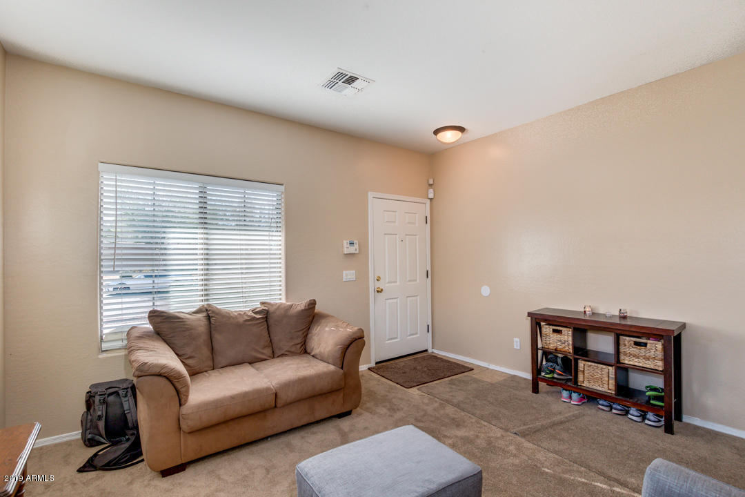 3618 West Vineyard Road Phoenix, AZ 85041 - Photo 6 of 33 06-Vineyard