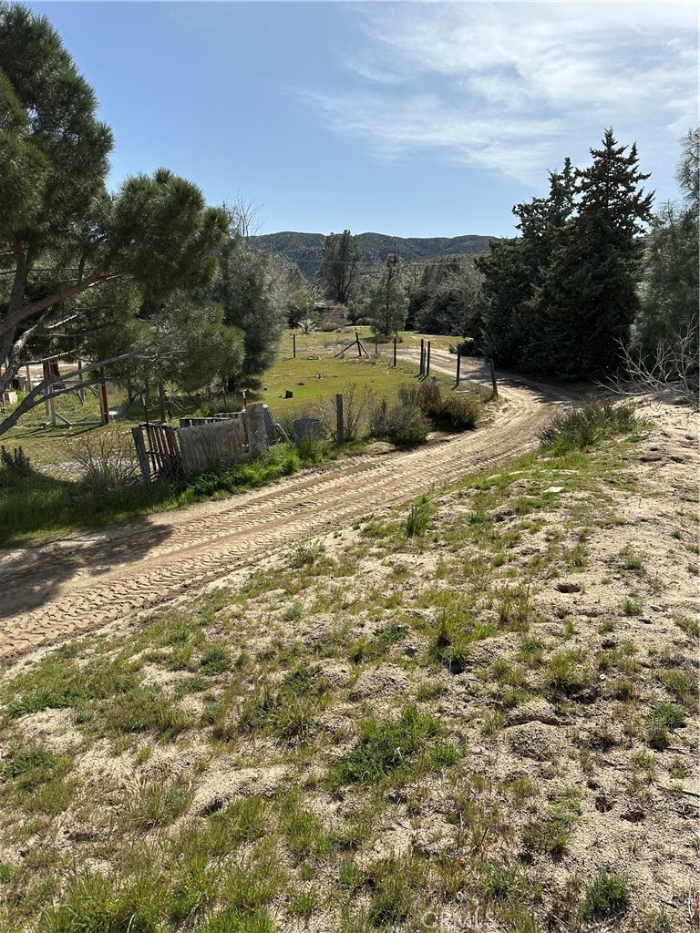 46404 Kings Canyon Road Lancaster, CA 93536 - Photo 40 of 41 a view of a lake with houses in the back