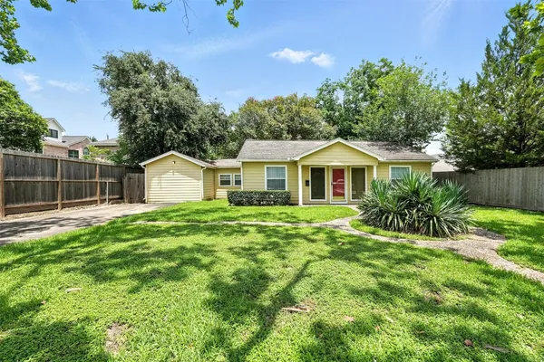 $495,000 | 6305 South Rice Avenue, Bellaire, TX 77401