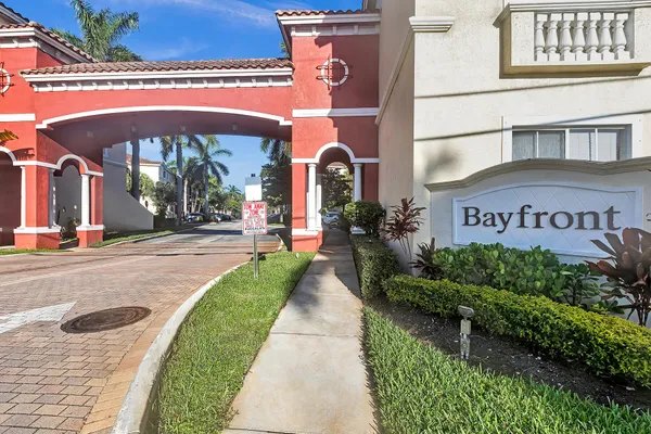 $2,950 | 323 Bayfront Drive, Boynton Beach, FL 33435