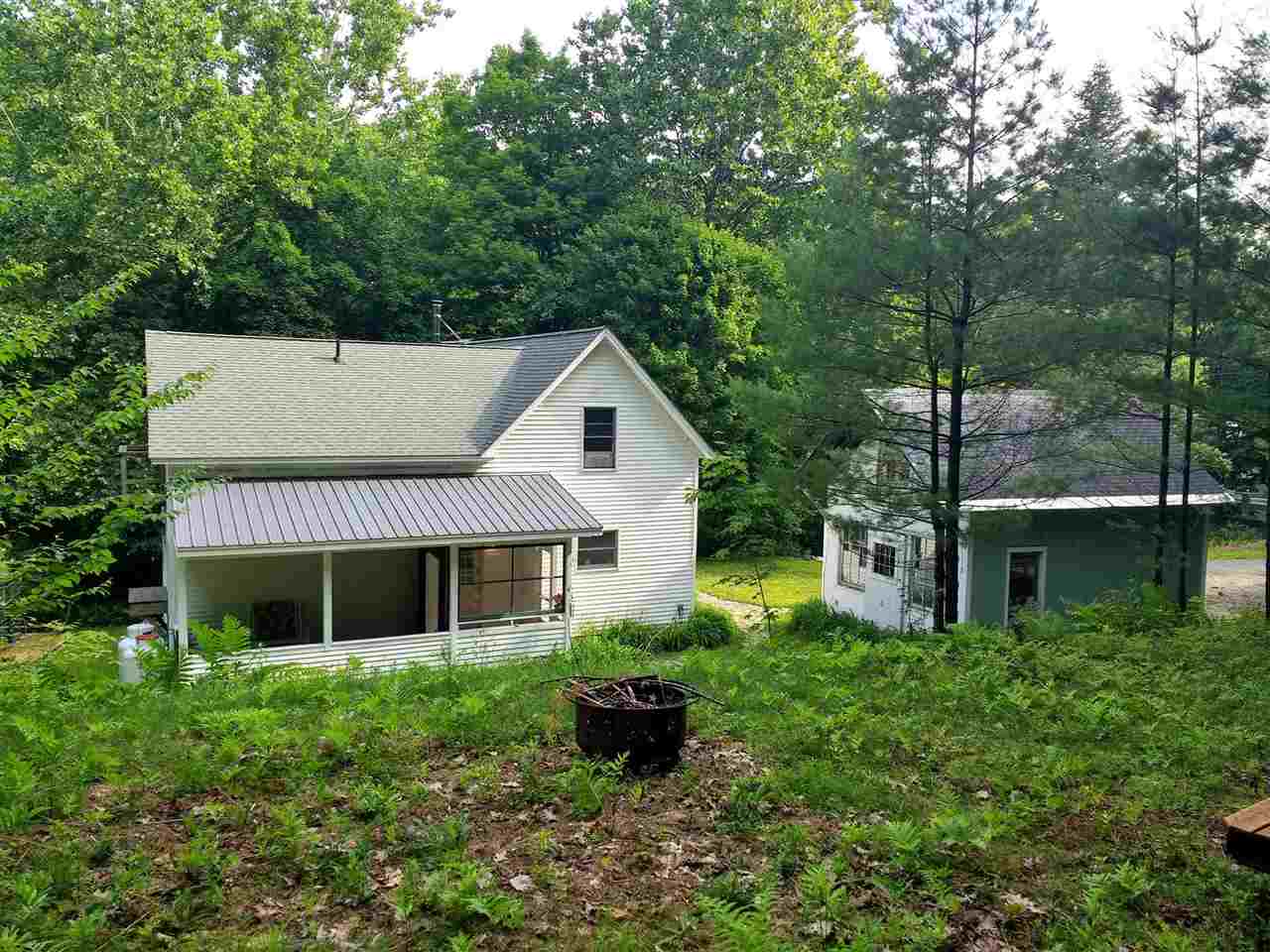 453 East West Road Dummerston, VT 05346 - Photo 4 of 26