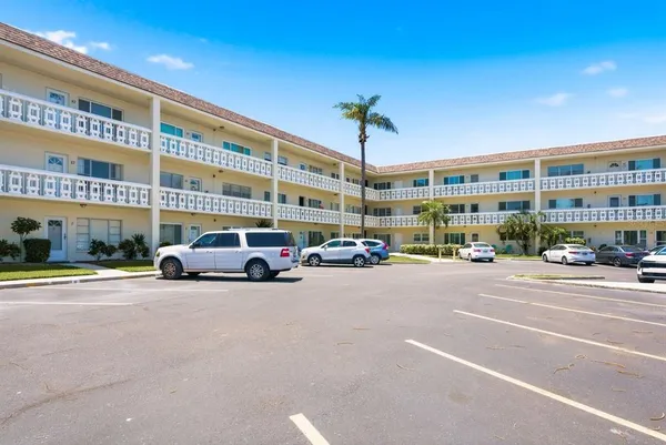 $1,495 | 2451 Canadian Way, Unit 31, Clearwater, FL 33763