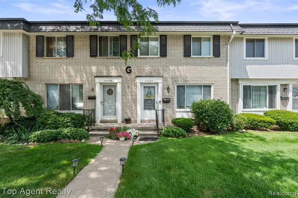 $199,999 | 28264 Universal Drive, Unit 82, Warren, MI 48092