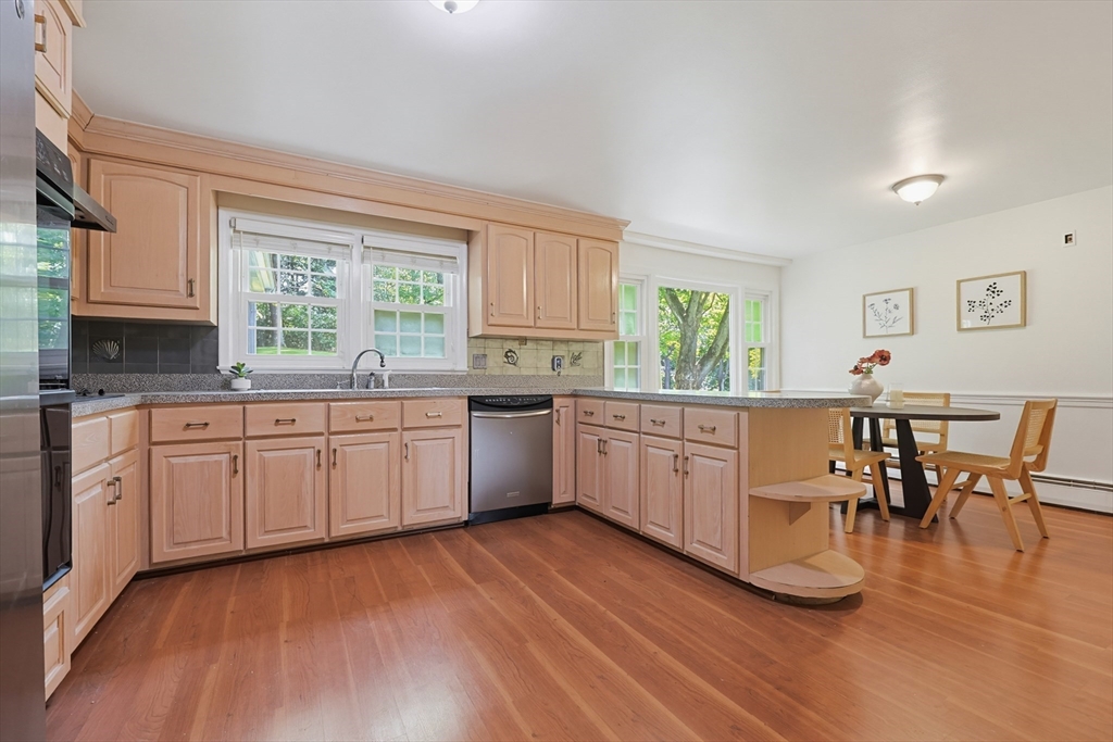 26 Spring Valley Road Belmont, MA 02478 - Photo 11 of 29