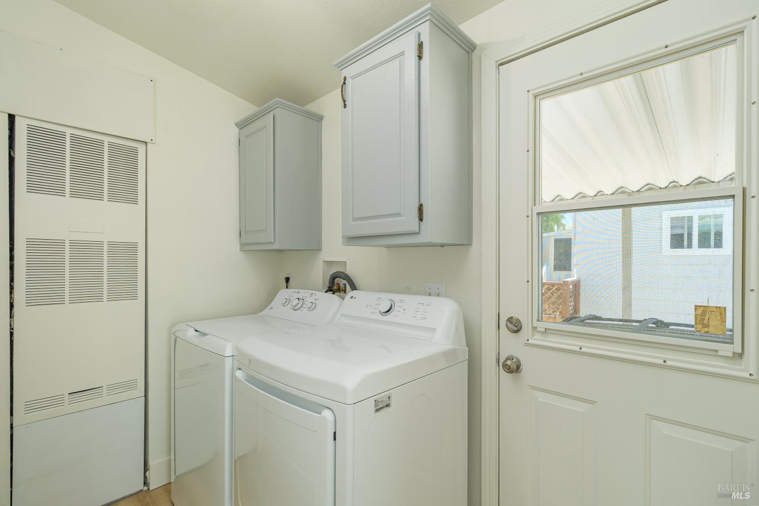 209 Yosemite Road San Rafael, CA 94903 - Photo 12 of 42
