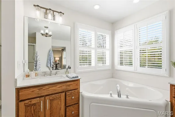 $669,900 | 216 Deer View Drive, Troy, MO 63379