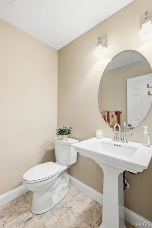 $669,900 | 216 Deer View Drive, Troy, MO 63379