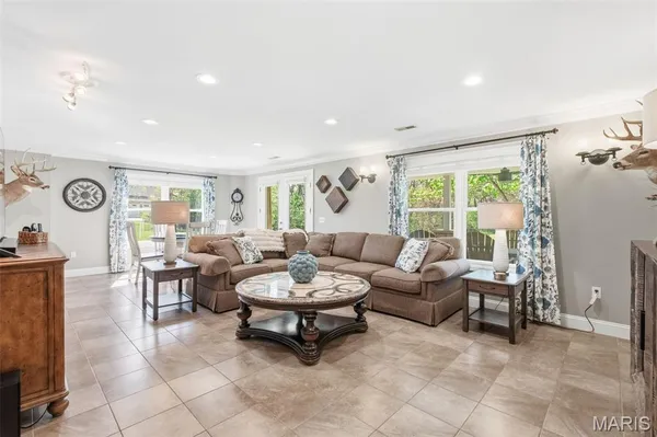 $669,900 | 216 Deer View Drive, Troy, MO 63379