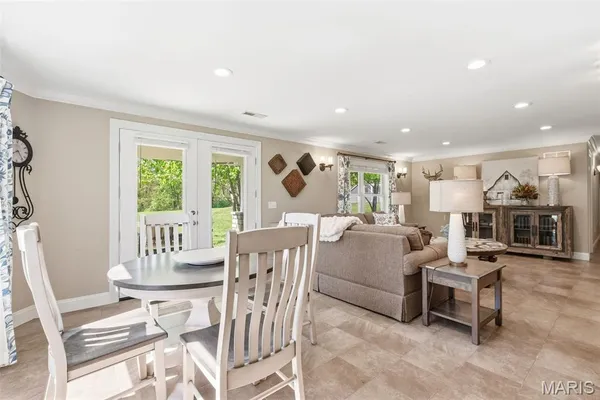 $669,900 | 216 Deer View Drive, Troy, MO 63379