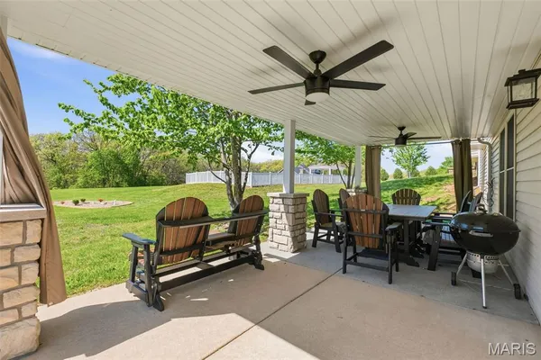 $669,900 | 216 Deer View Drive, Troy, MO 63379