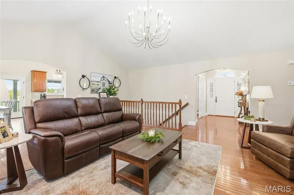 $669,900 | 216 Deer View Drive, Troy, MO 63379