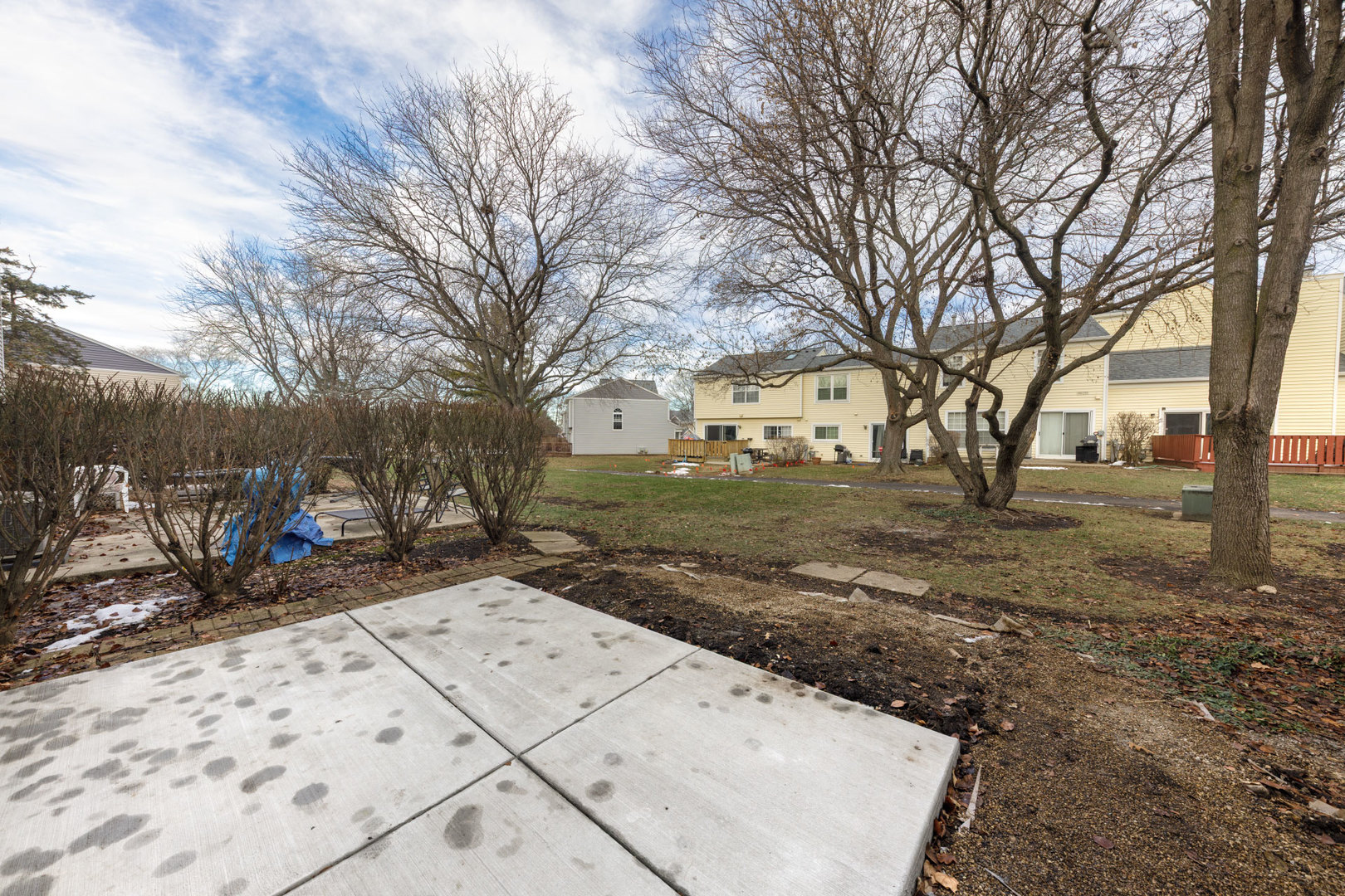 1604 Pebble Beach Circle Elgin, IL 60123 - Photo 32 of 37 a view of a yard with trees