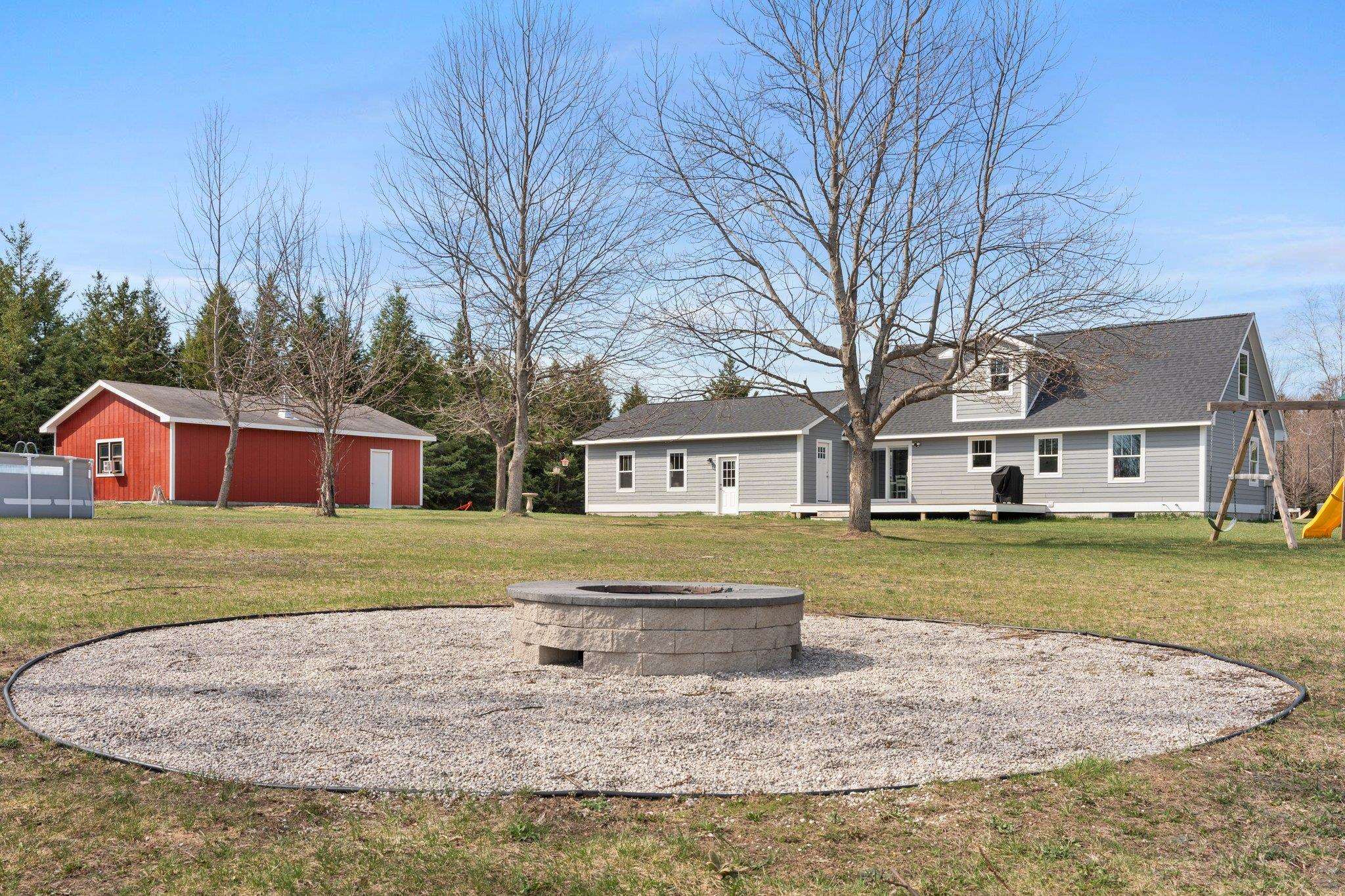 8690 East Erdt Road Suttons Bay, MI 49682 - Photo 42 of 63 1910042-41.JPG