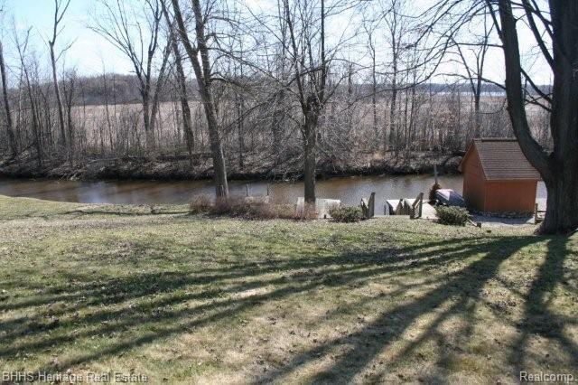 13507 South Horrell Road Fenton, MI 48430 - Photo 5 of 20 Back Yard