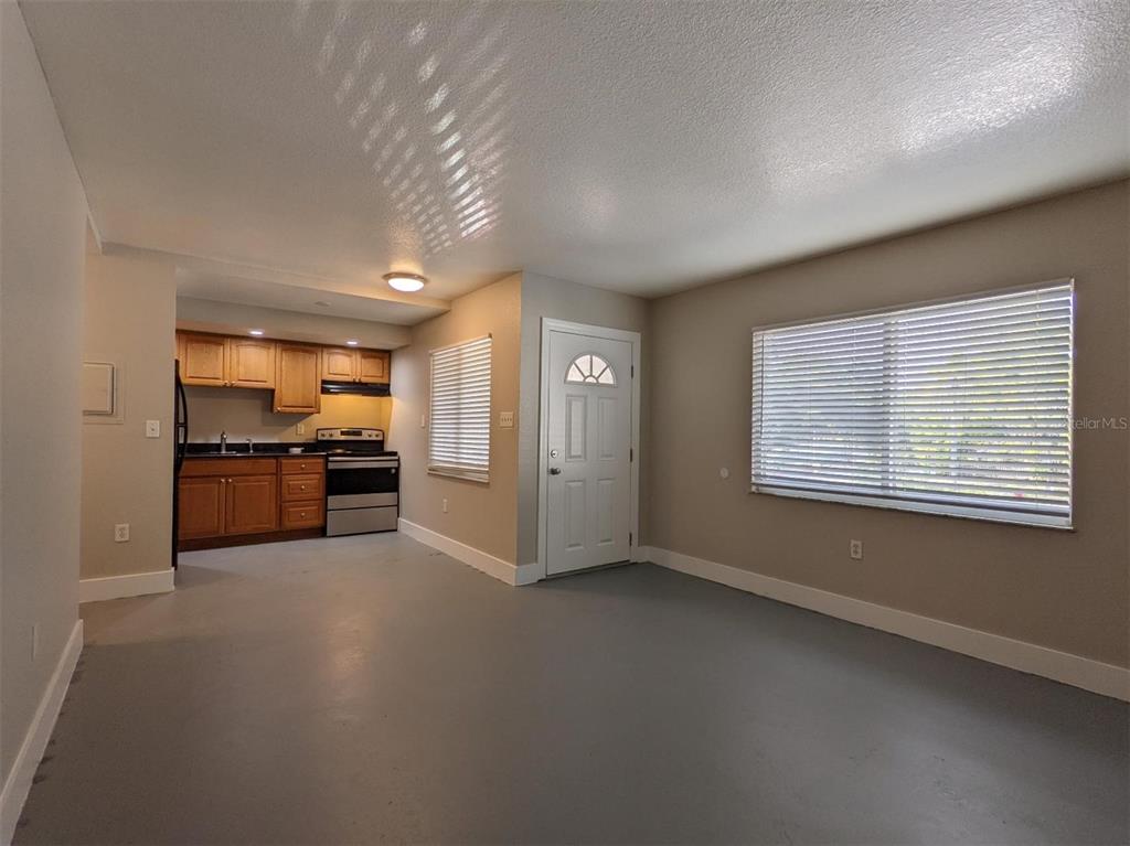 1090 Cocoanut Avenue, Unit 4 Sarasota, FL 34236 - Photo 3 of 13