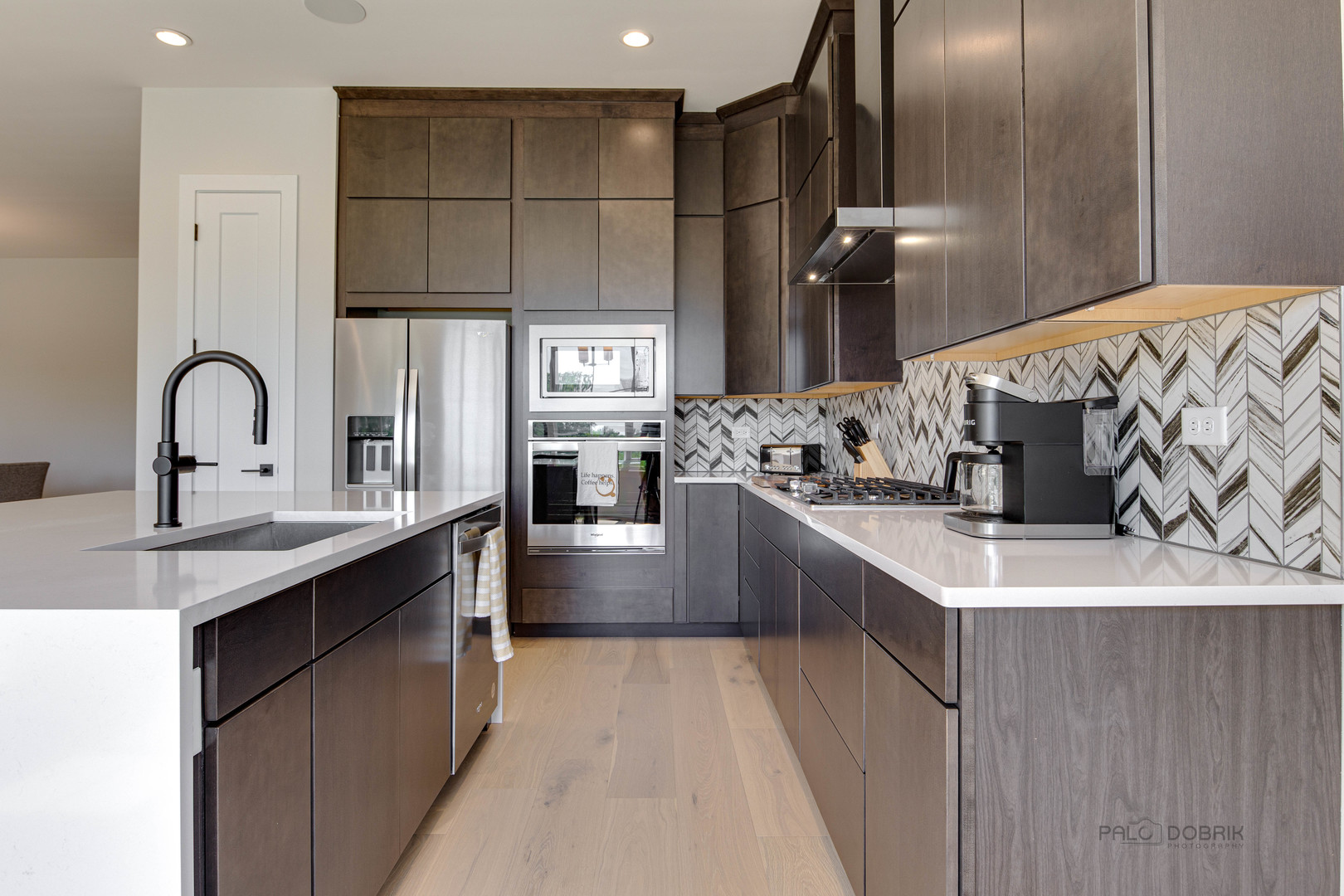 3531 South Riding Ridge Elgin, IL 60124 - Photo 15 of 36 a large kitchen with stainless steel appliances kitchen island granite countertop a sink and cabinets