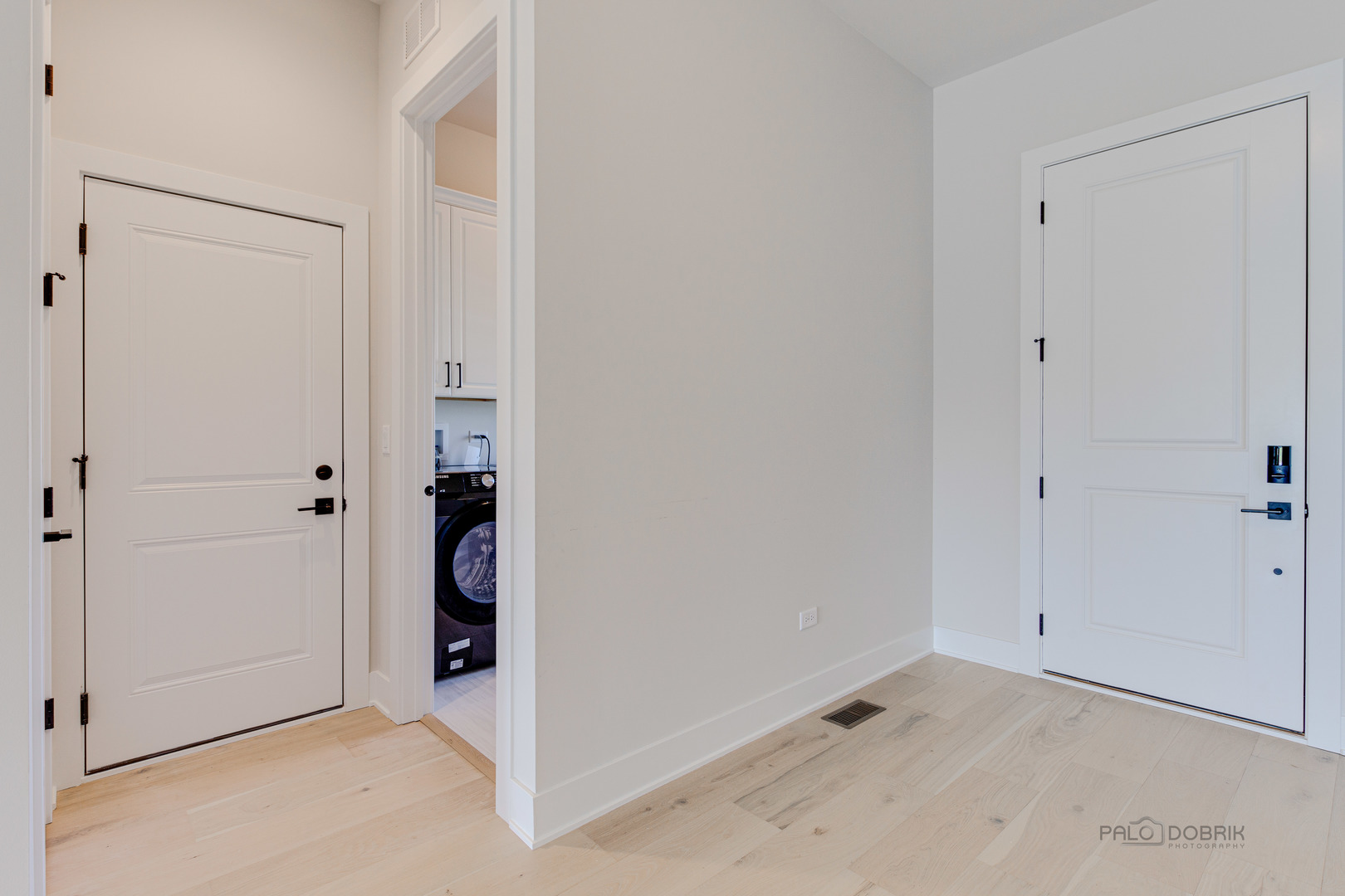 3531 South Riding Ridge Elgin, IL 60124 - Photo 4 of 36 a view of an empty room