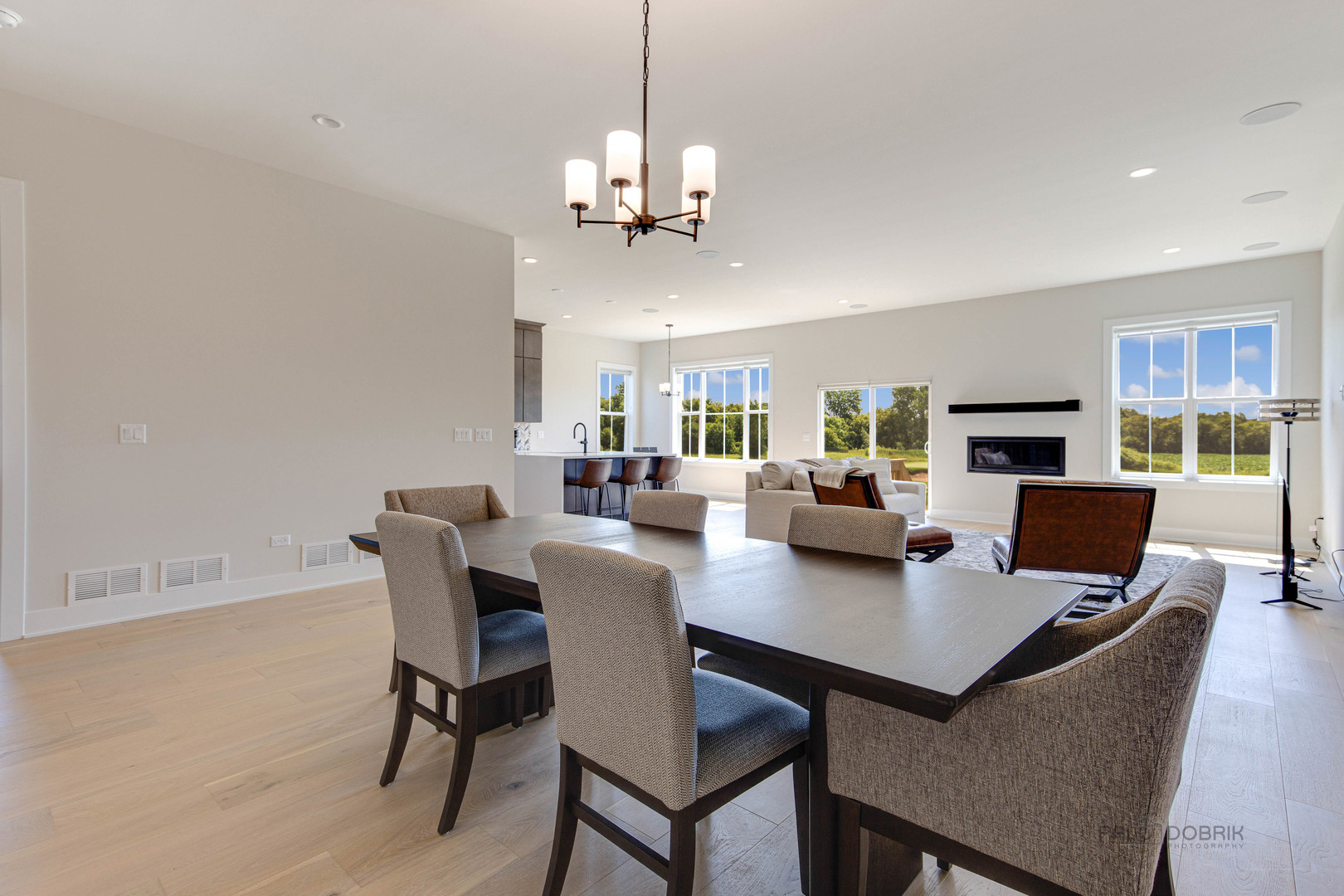 3531 South Riding Ridge Elgin, IL 60124 - Photo 7 of 36 a view of a dining room with furniture