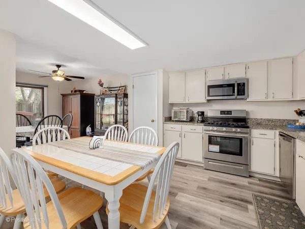 $325,000 | 1824 Whidden Avenue, Downers Grove, IL 60516