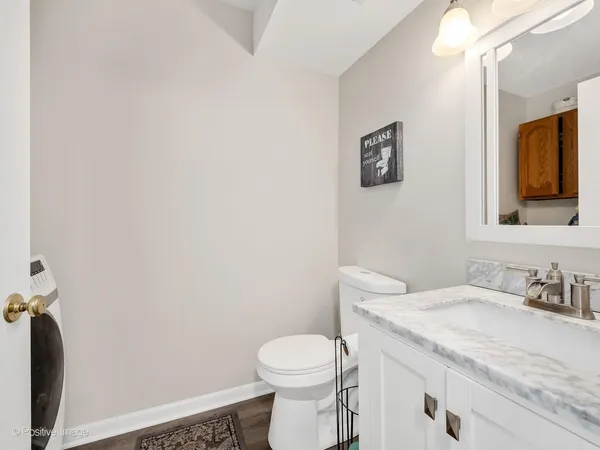 $325,000 | 1824 Whidden Avenue, Downers Grove, IL 60516