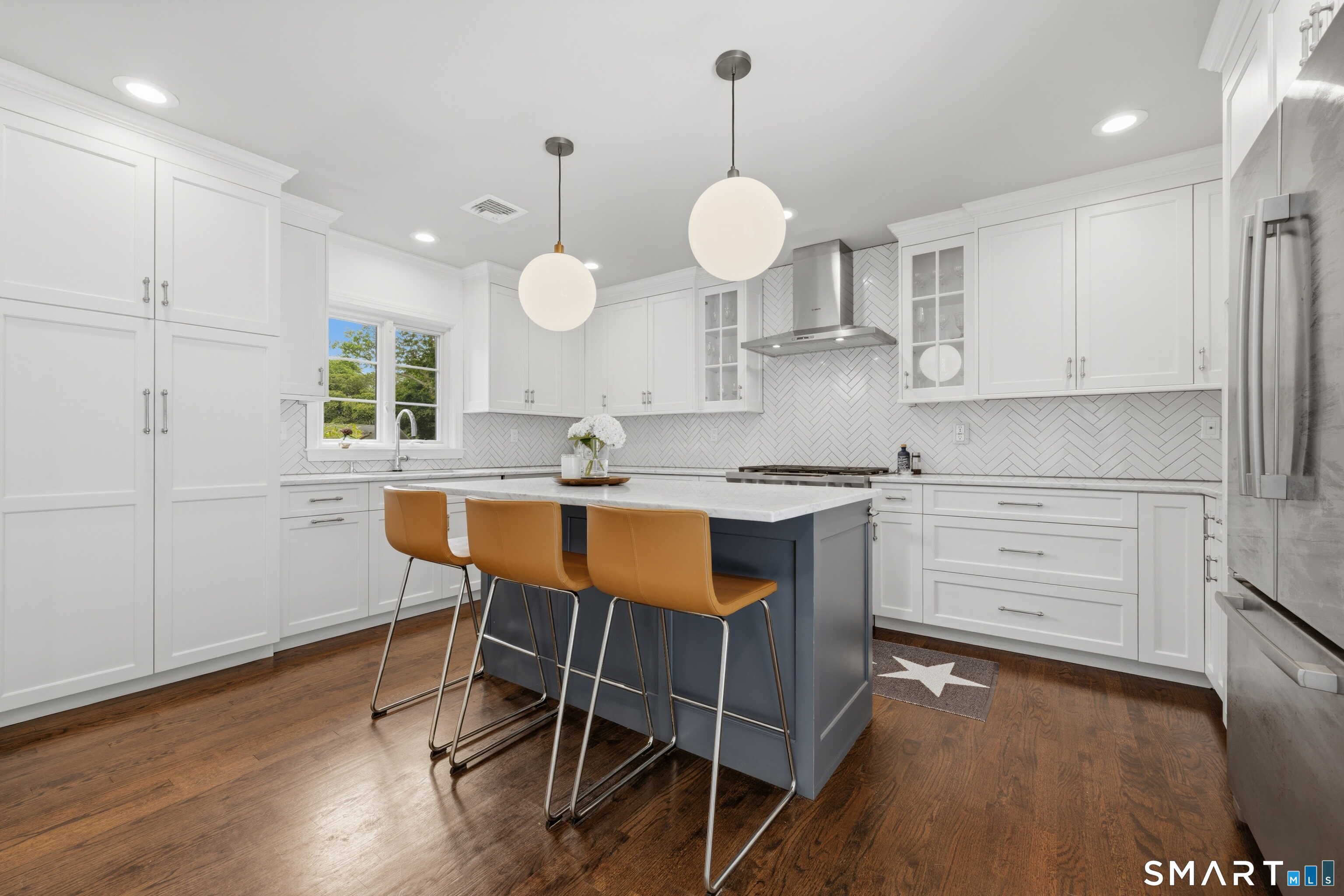 361 Lockwood Road Fairfield, CT 06825 - Photo 11 of 33