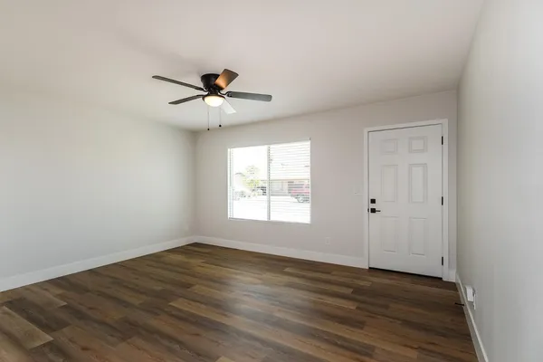 $2,195 | 548 West Elena Avenue, Mesa, AZ 85210