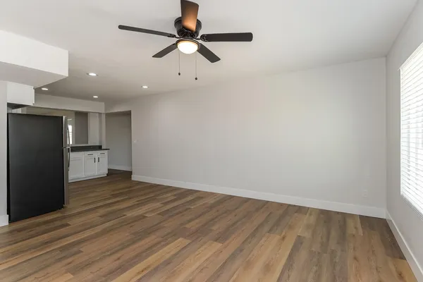 $2,195 | 548 West Elena Avenue, Mesa, AZ 85210