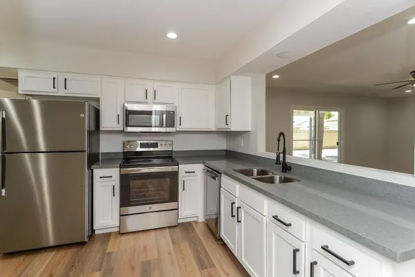 $2,195 | 548 West Elena Avenue, Mesa, AZ 85210