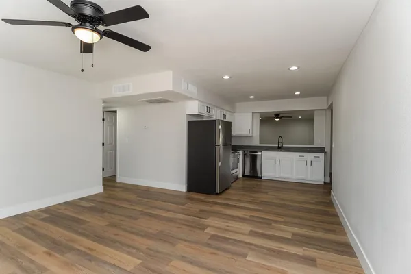 $2,195 | 548 West Elena Avenue, Mesa, AZ 85210