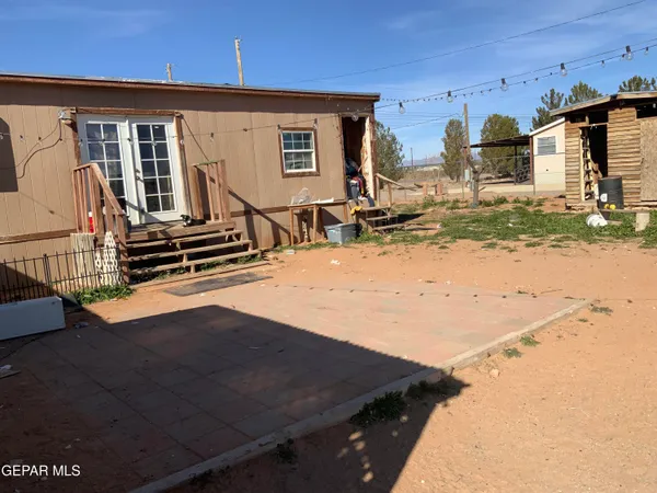 a front view of house with yard