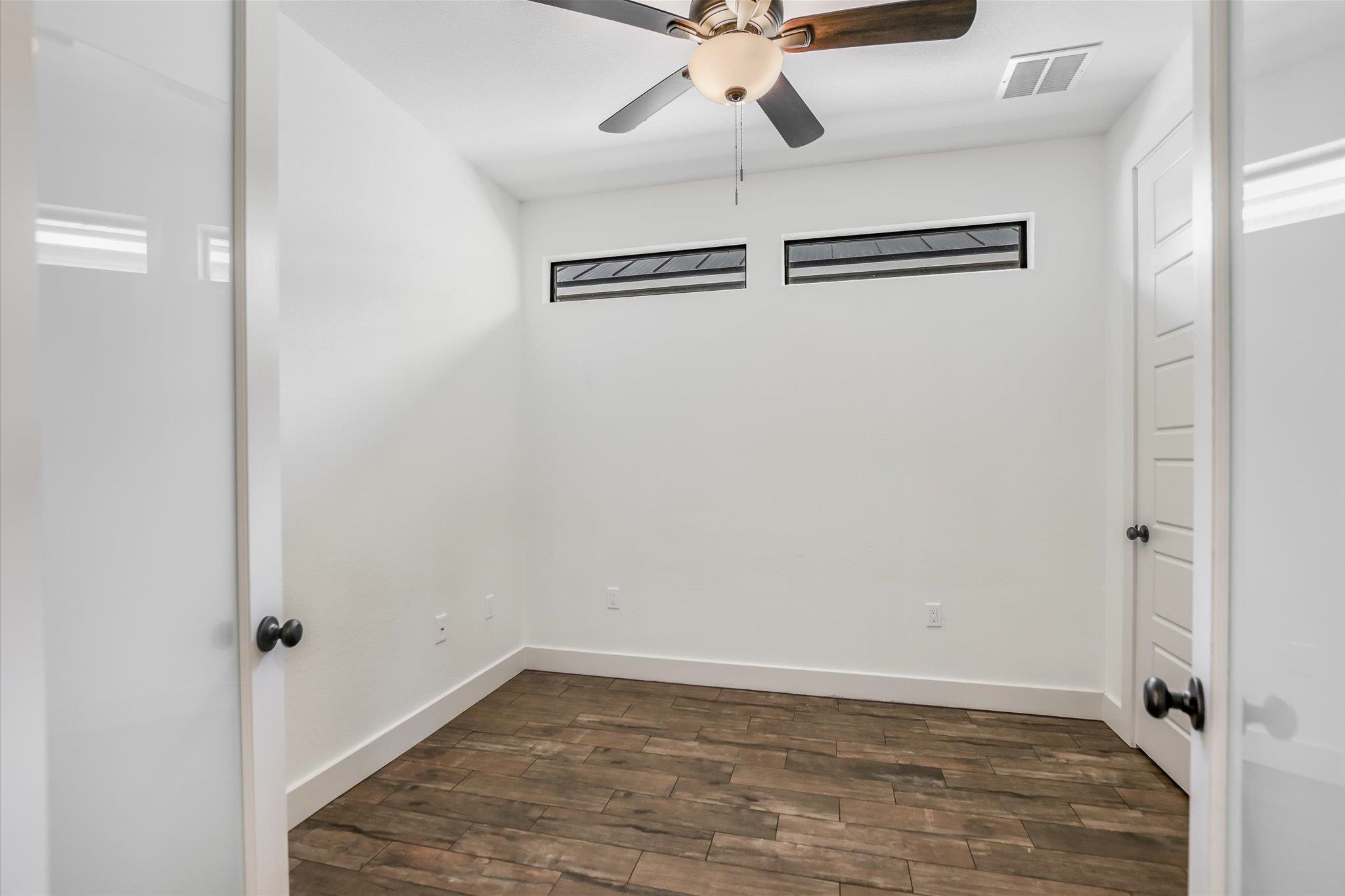 319 Parallel Circle Horseshoe Bay, TX 78657 - Photo 15 of 26