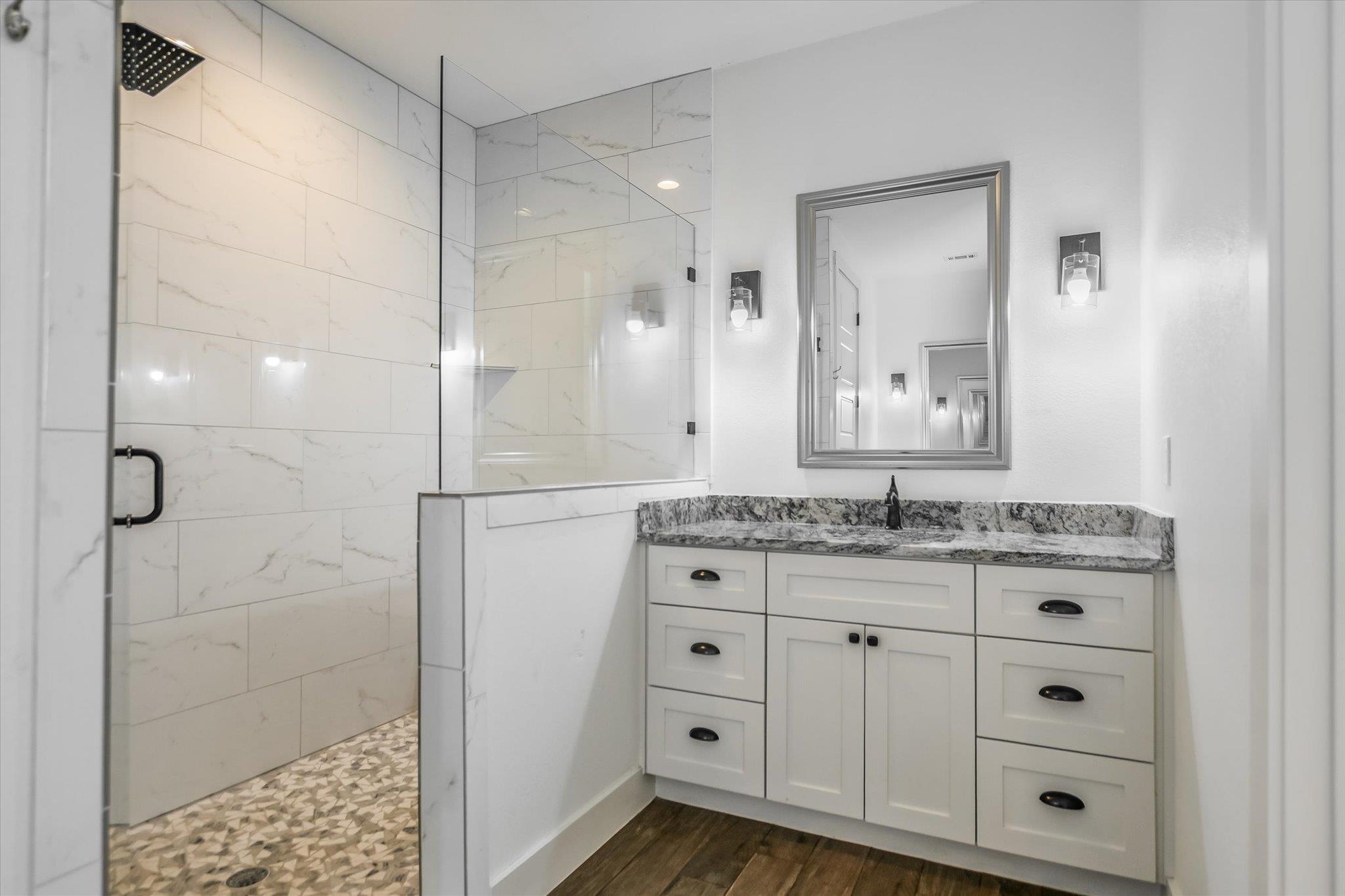 319 Parallel Circle Horseshoe Bay, TX 78657 - Photo 18 of 26