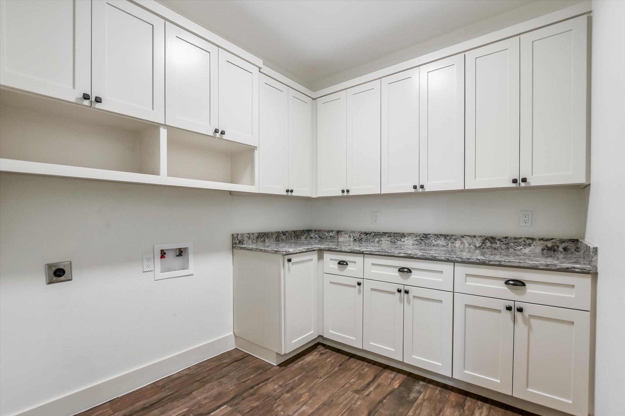 319 Parallel Circle Horseshoe Bay, TX 78657 - Photo 20 of 26