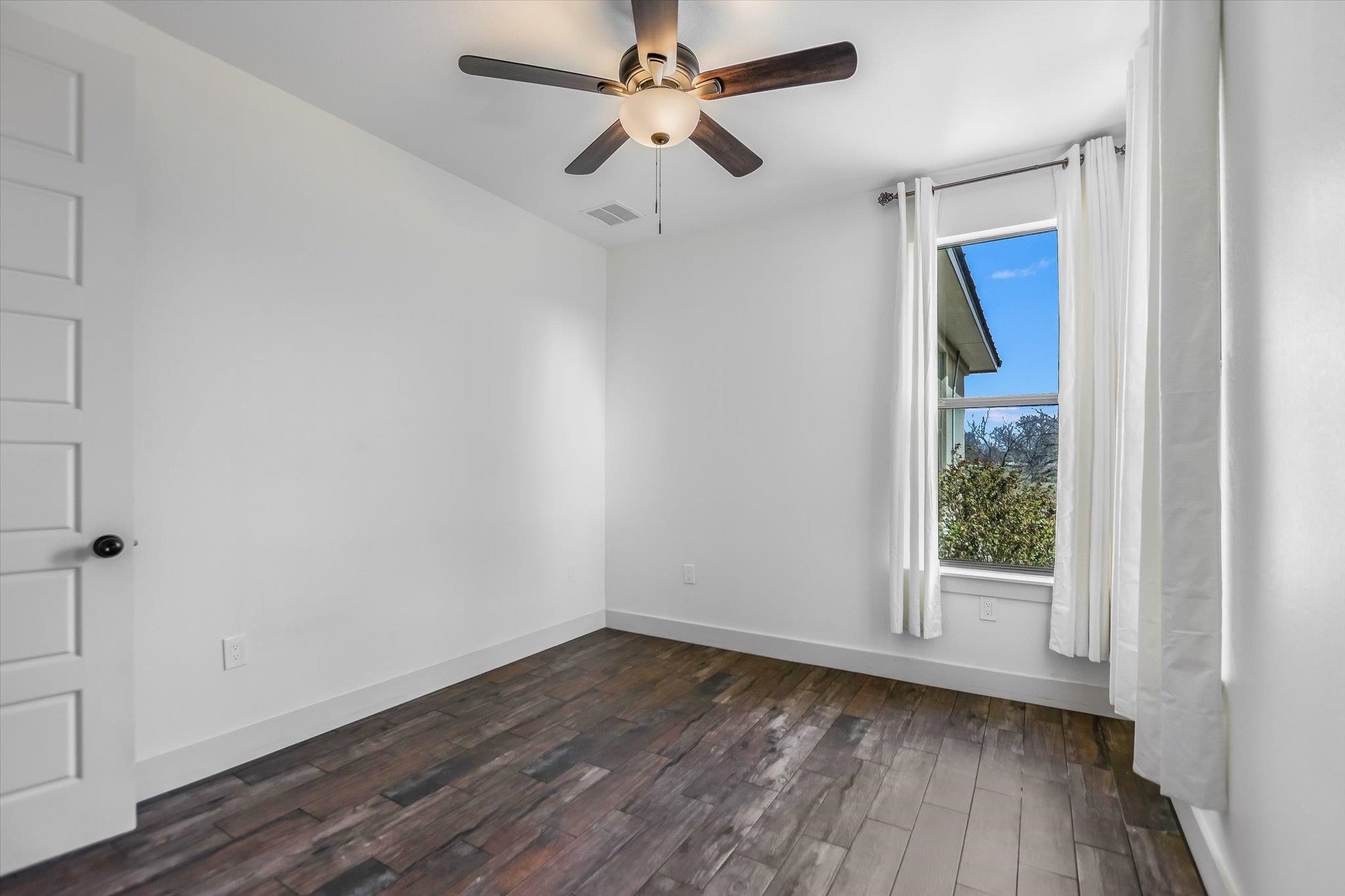 319 Parallel Circle Horseshoe Bay, TX 78657 - Photo 21 of 26