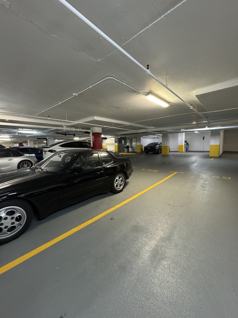 405 North Wabash Avenue, Unit B93 Chicago, IL 60611 - Photo 6 of 7 a view of garage with cars